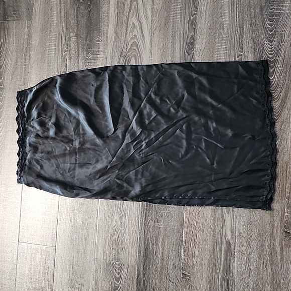 Nasty Gal "Scallop Cut Work Lace Trim" Midi Skirt - Picture 5 of 5